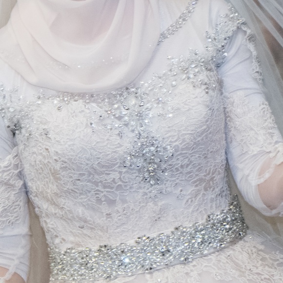 Authentic Allure Bridal 9114 - Picture 4 of 5